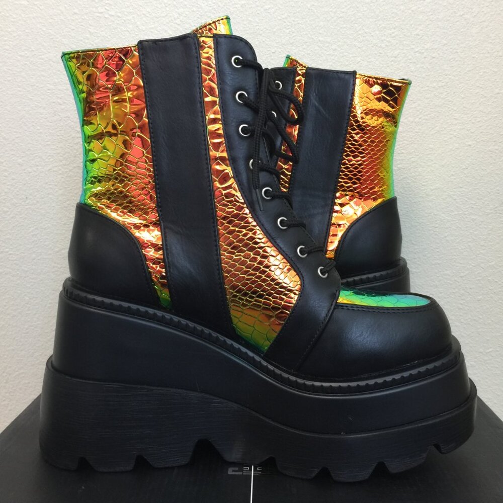 PRELOVED - RADIO Radioactive Black Platform Boots SIZE 10 - SH334
